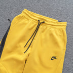Conjunto NK Tech Fleece Amarelo
