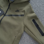 Conjunto NK Tech Fleece