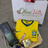 KIT BOX EXCLUSIVA DIA DOS NAMORADOS COPA DO MUNDO - 1 CAMISA SELEÇÃO, BEBIDA, BALÃO, CARTÃO, PELÚCIAS E CHOCOLATES E ENERGETICO