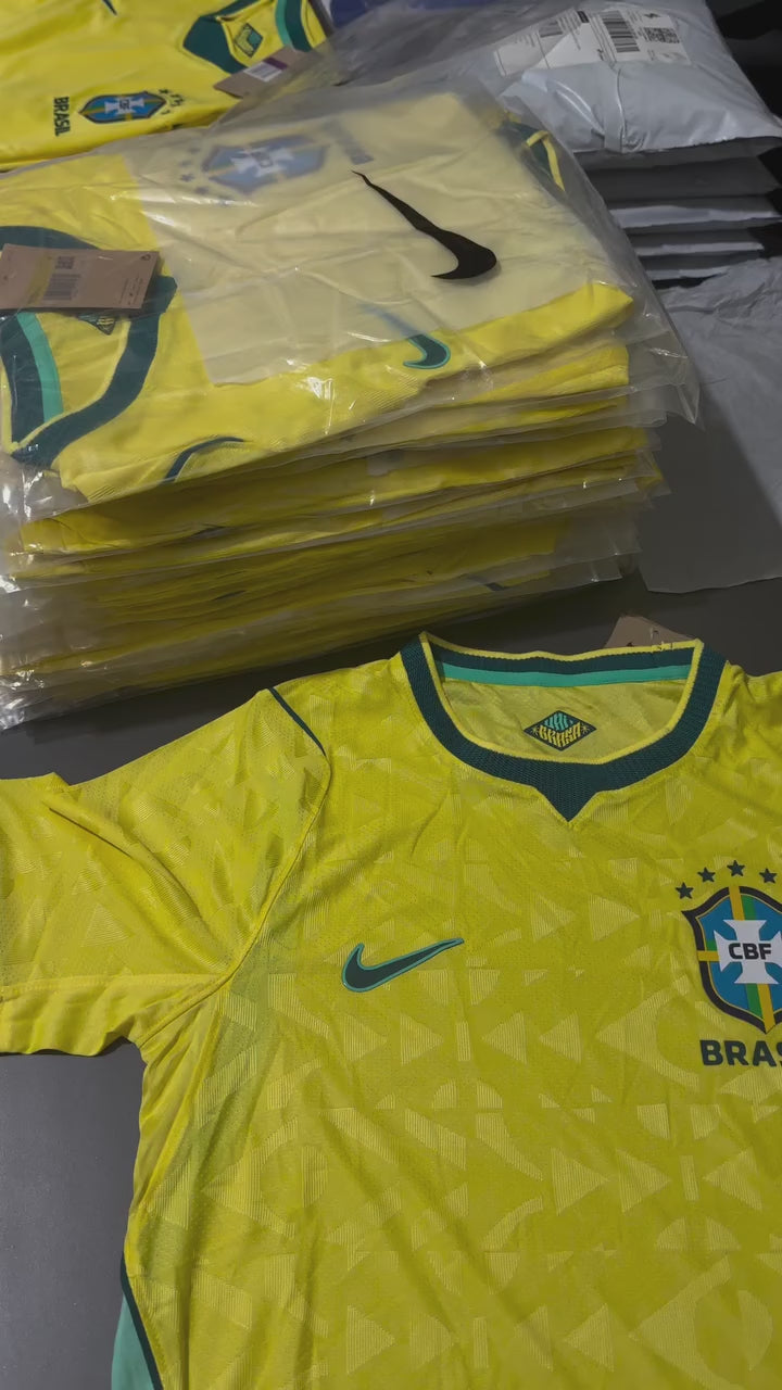KIT DIA DOS NAMORADOS - COMPRE UMA CAMISA DO BRASIL E LEVE DUAS - ENVIE OS NOMES PARA PERSONALIZAR NO INSTAGRAM POR FAVOR